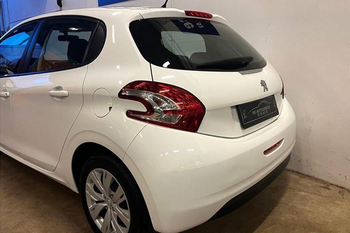 Hvid Peugeot 208 fra 2012