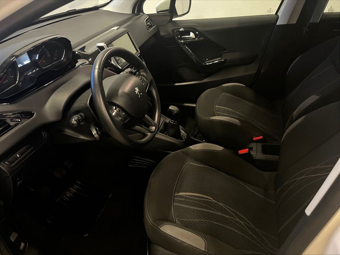 Hvid Peugeot 208 fra 2012
