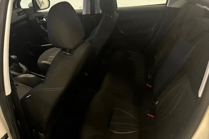 Hvid Peugeot 208 fra 2012