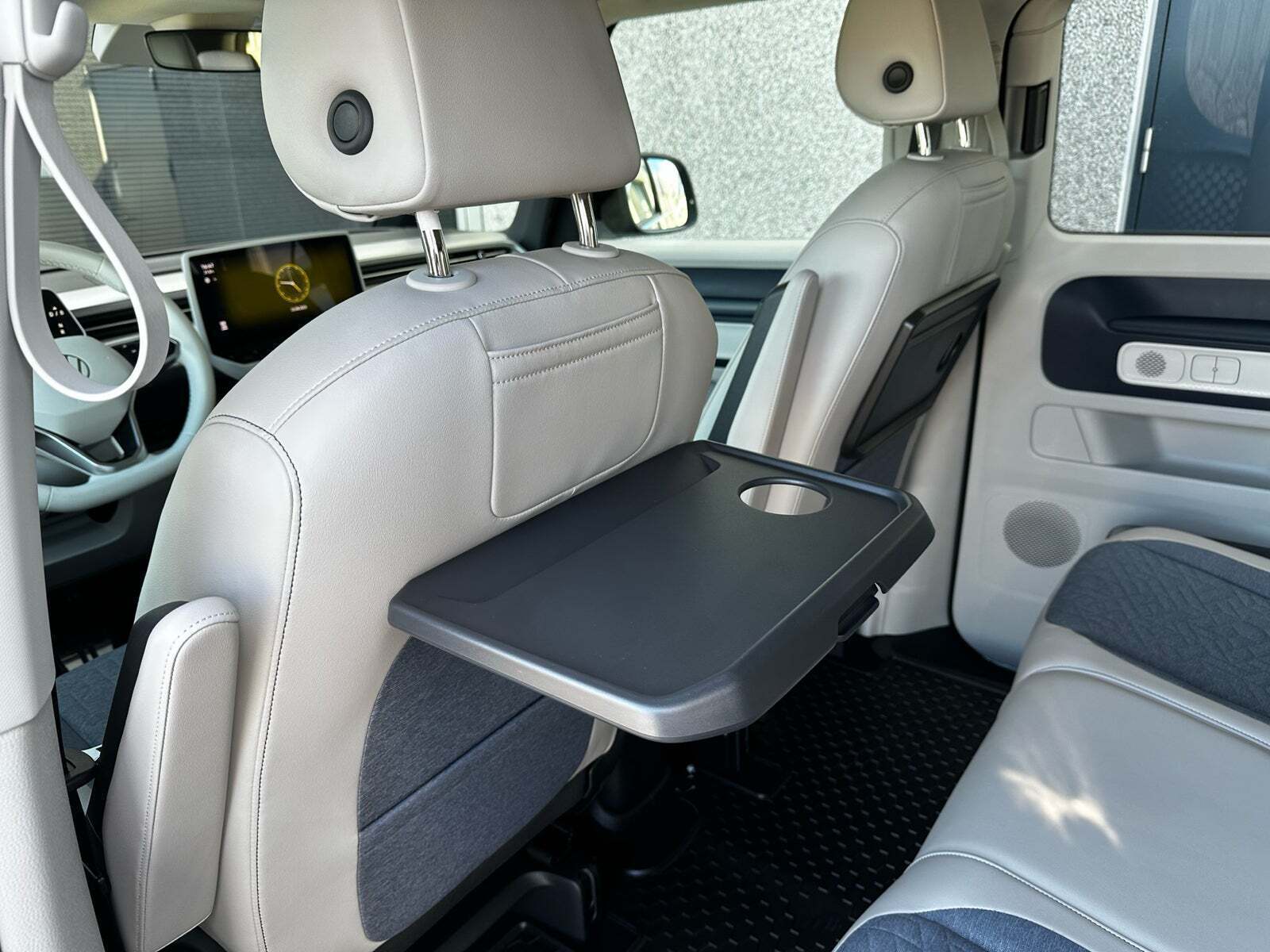 Grå VW ID.Buzz fra 2023