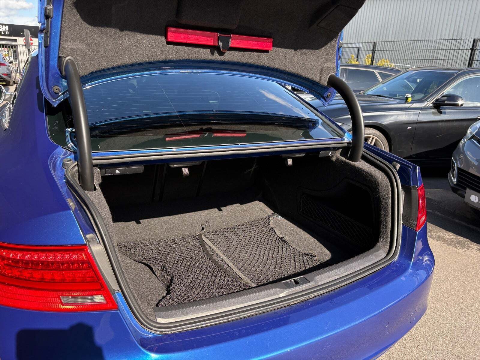 Blå Audi RS5 fra 2012