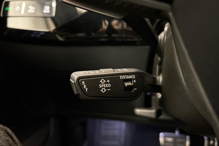 Hvid Audi Q8 fra 2023