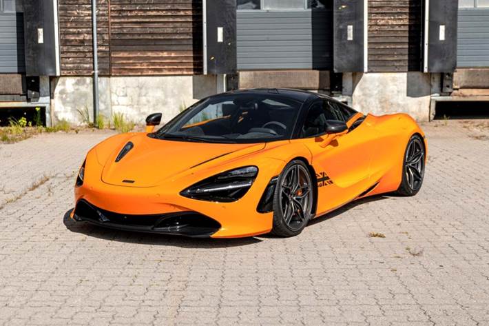 Orange McLaren 720S fra 2020 set udefra