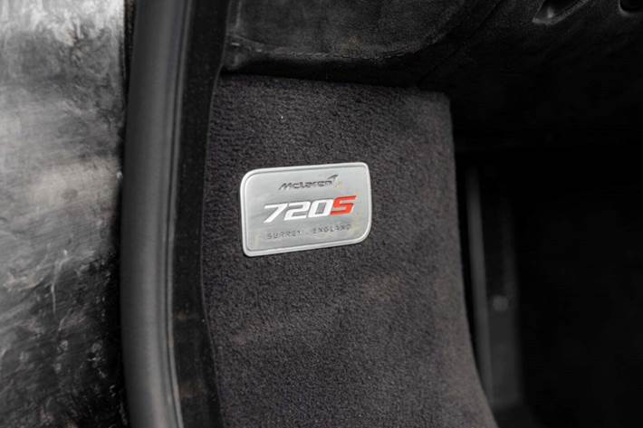 Orange McLaren 720S fra 2020