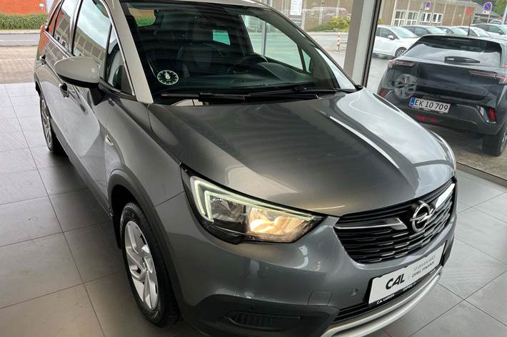 Grå Opel Crossland X fra 2018