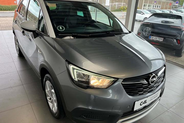 Grå Opel Crossland X fra 2018