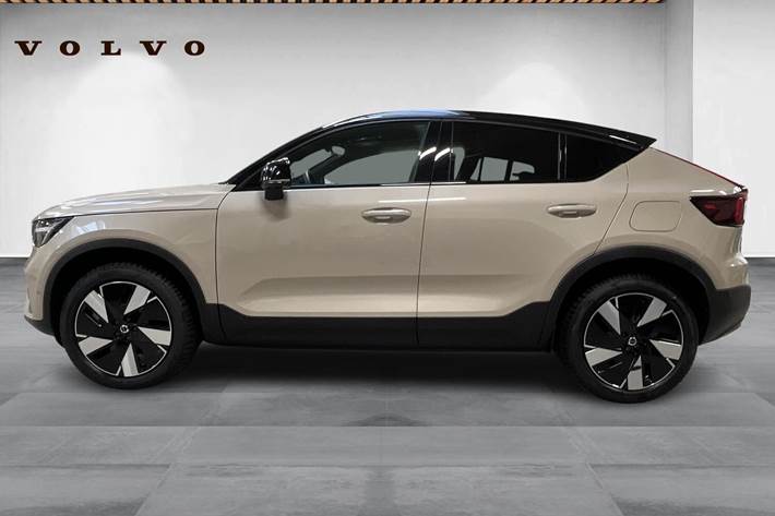 Beige Volvo EC40 fra 2025