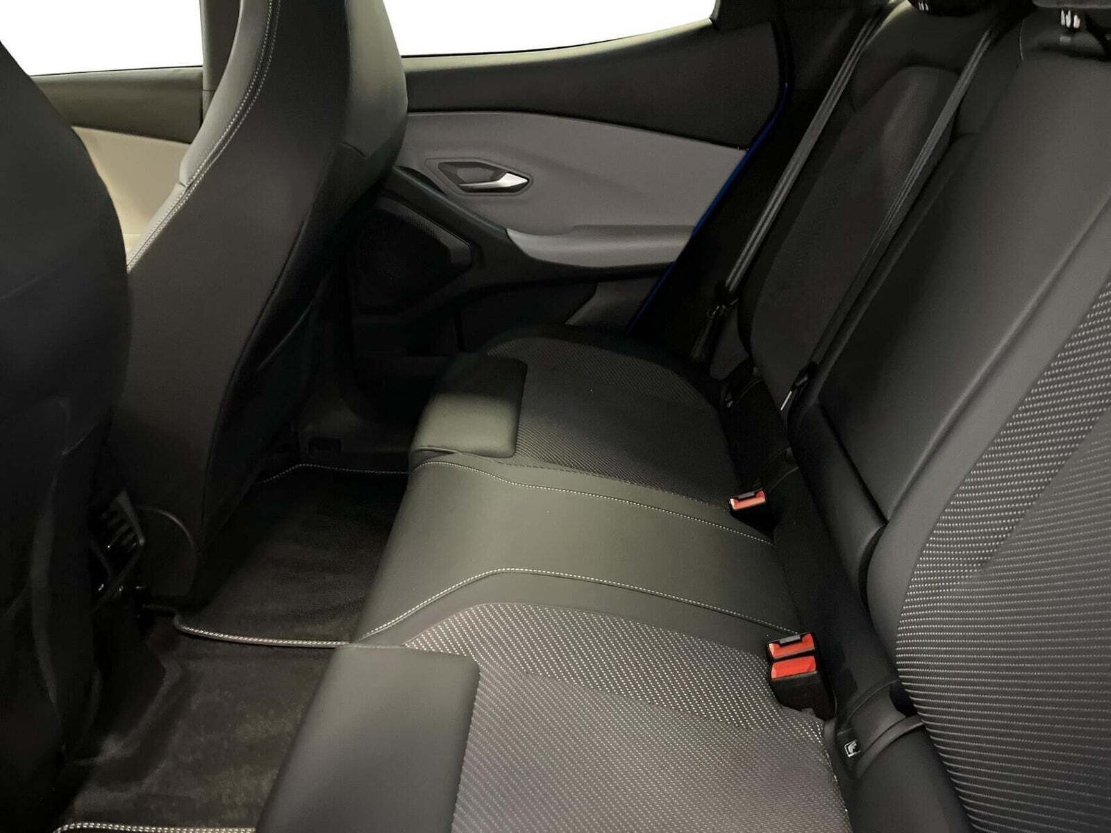 Ford Explorer 82 Select Extended Range