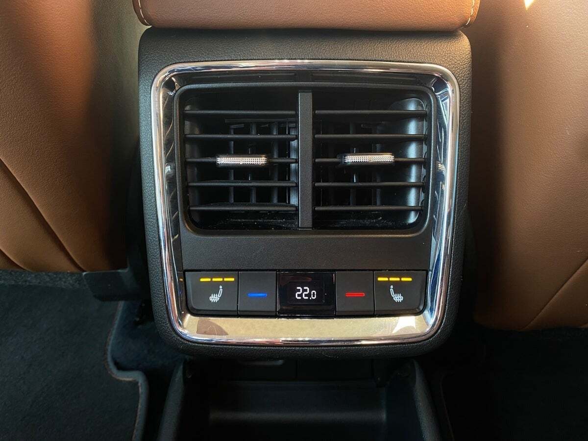 Blå Skoda Enyaq fra 2023