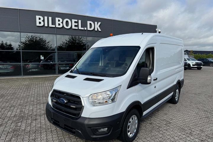 Hvid Ford Transit 350 L2 Van fra 2021 set udefra