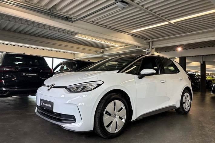 Hvid VW ID.3 fra 2024 set udefra