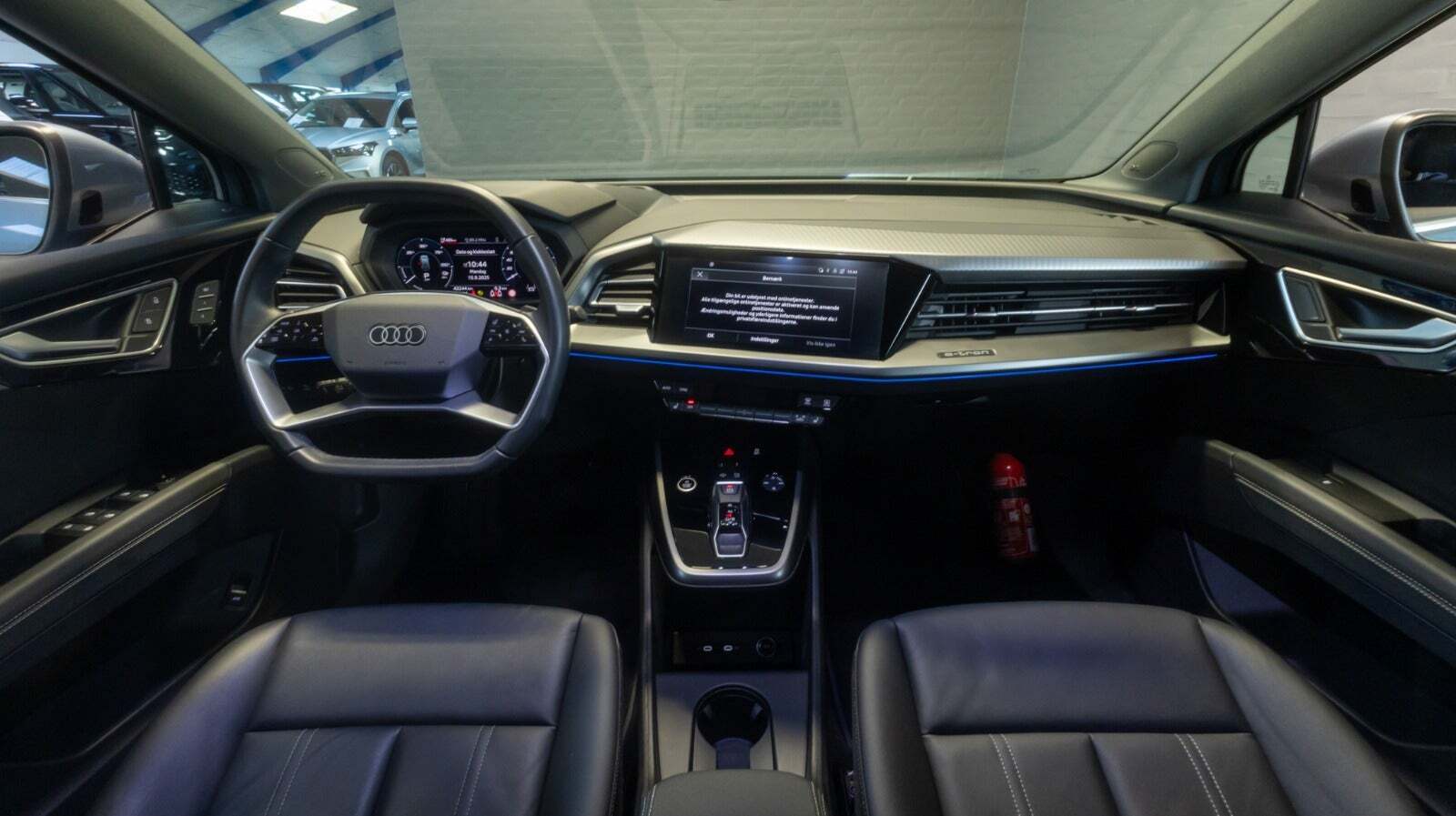 Blå Audi Q4 e-tron fra 2022