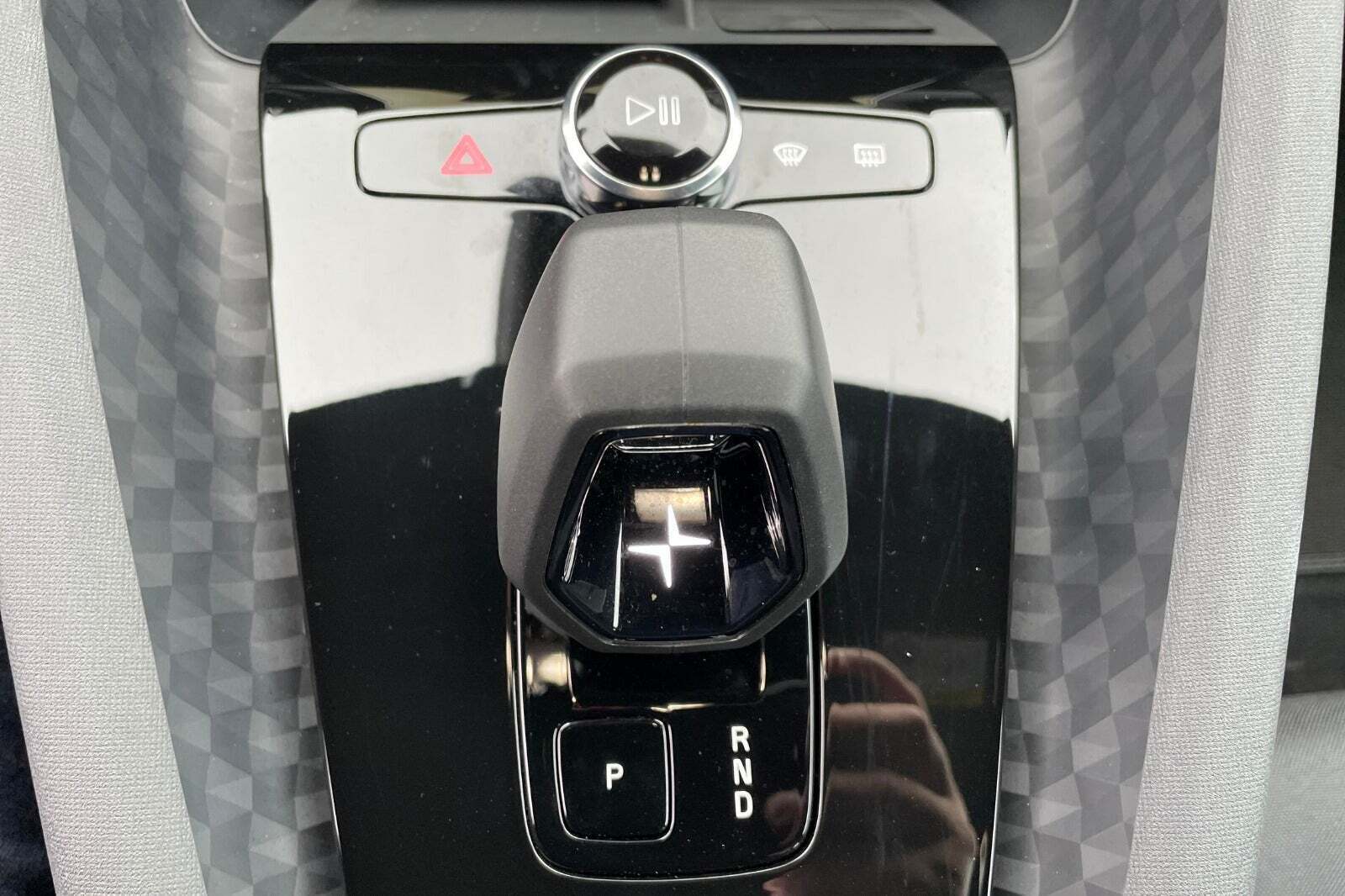 Grå Polestar 2 fra 2024