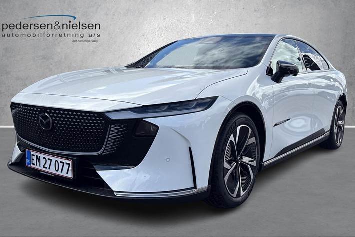 Hvid Mazda 6e fra 2025