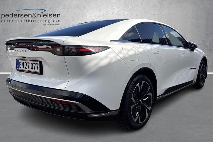 Hvid Mazda 6e fra 2025