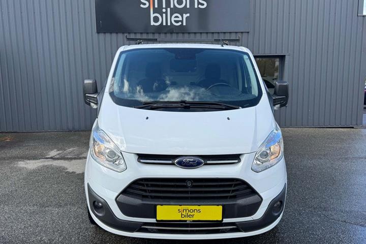 Hvid Ford Transit Custom 340 L2 fra 2017 set udefra
