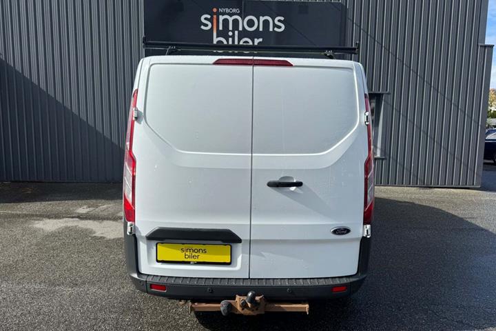 Hvid Ford Transit Custom 340 L2 fra 2017 set udefra