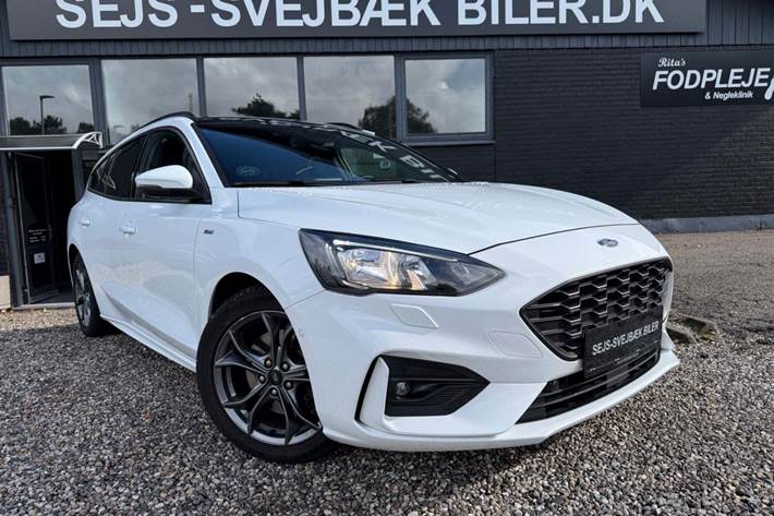 Hvid Ford Focus fra 2019 set udefra
