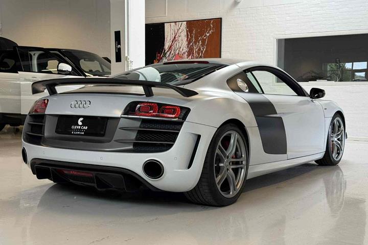 Sølv Audi R8 fra 2011