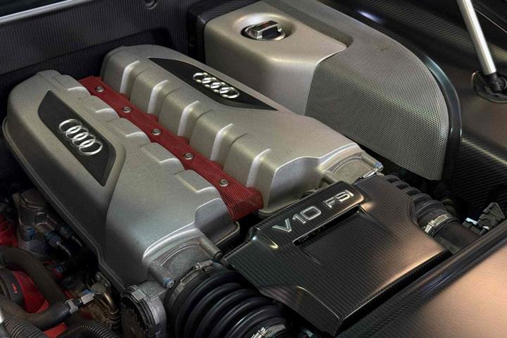 Sølv Audi R8 fra 2011