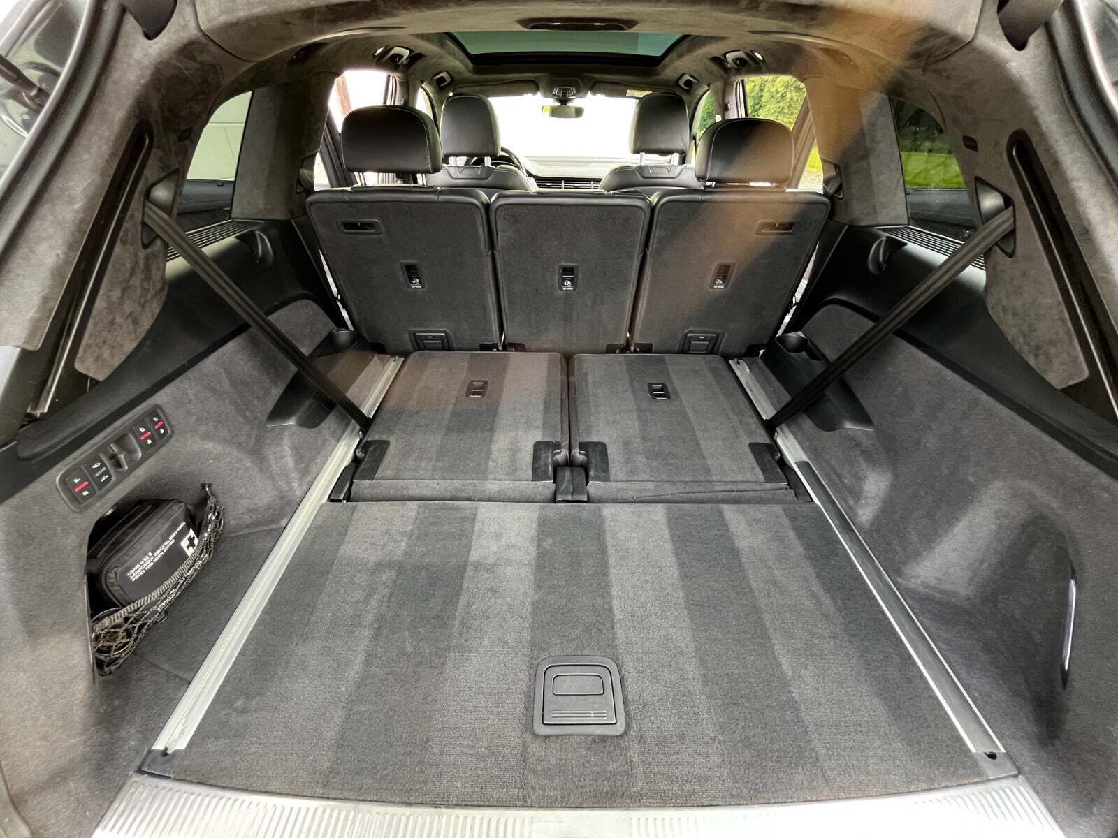 Grå Audi SQ7 fra 2018