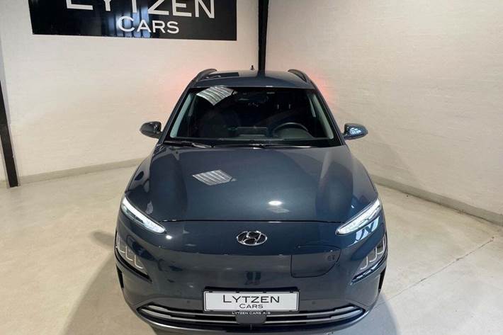 Grå Hyundai Kona fra 2023