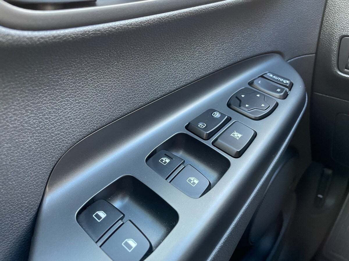 Grå Hyundai Kona fra 2023