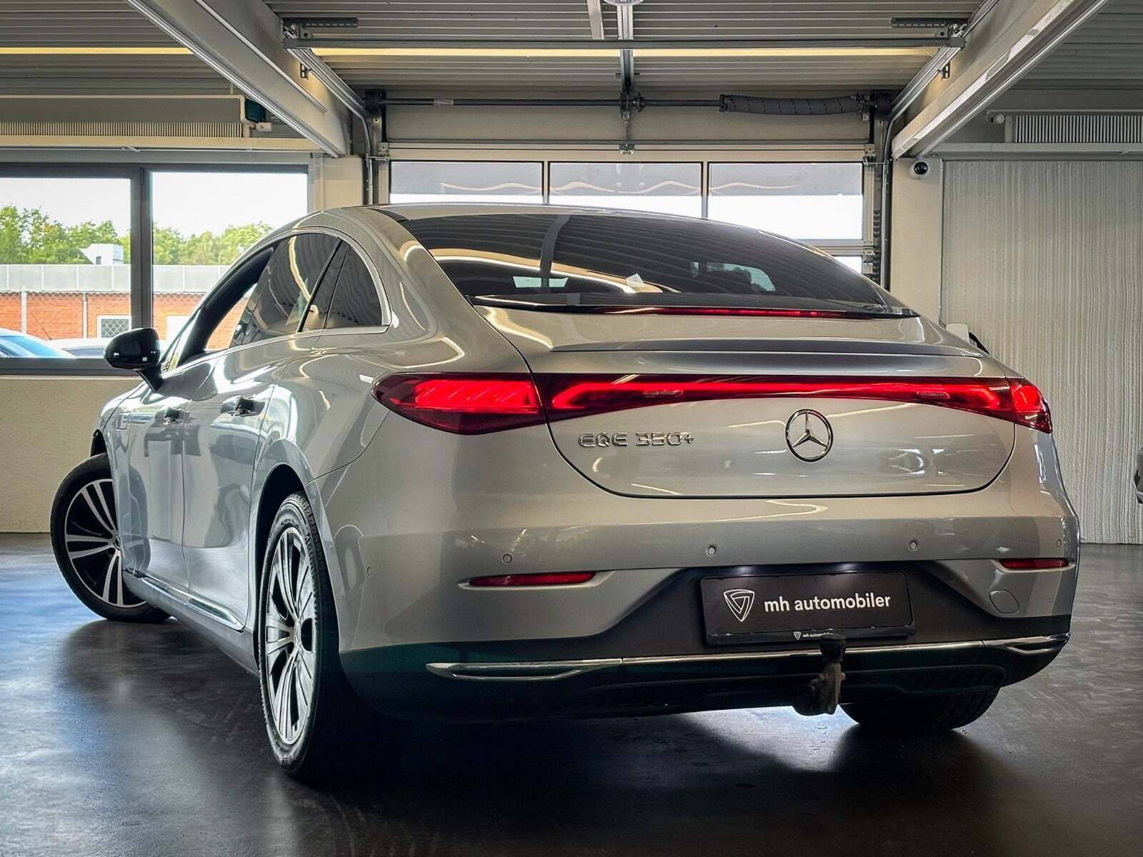 Mercedes EQE350+