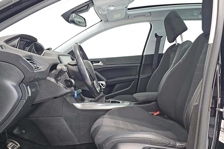Sort Peugeot 308 fra 2018
