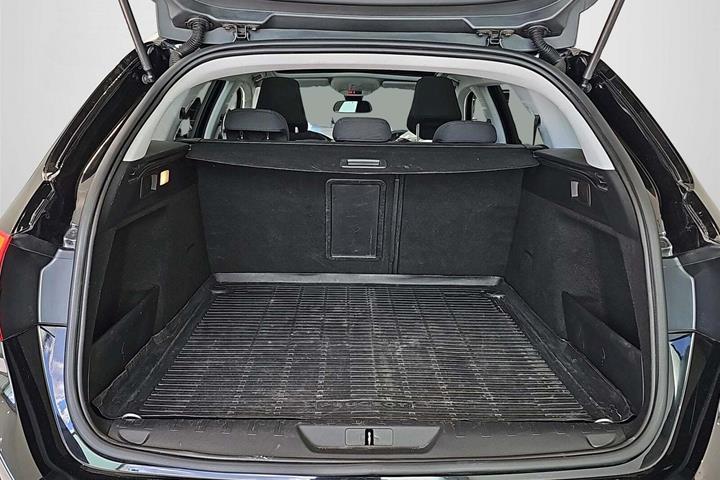 Sort Peugeot 308 fra 2018
