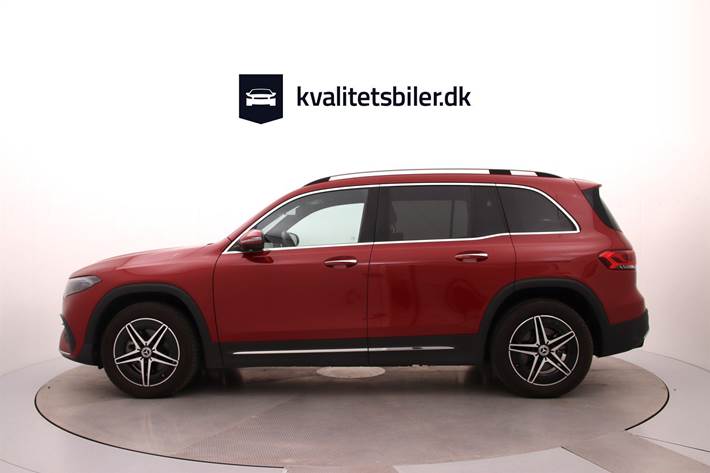 Rød Mercedes EQB 300 fra 2023