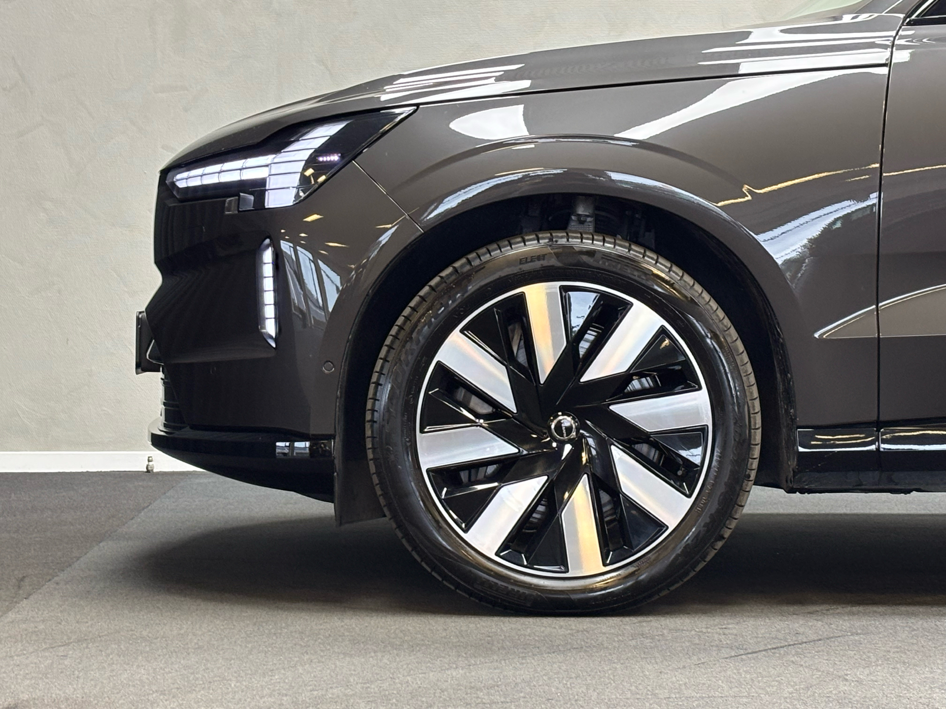 Volvo EX90