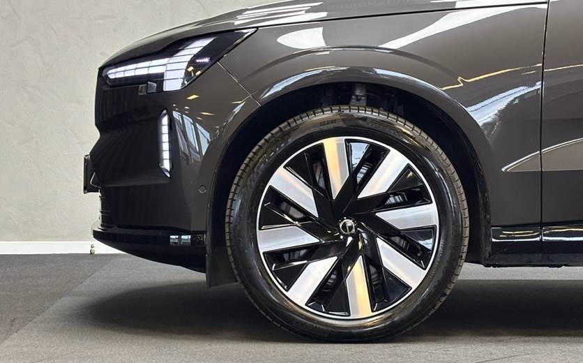 Volvo EX90