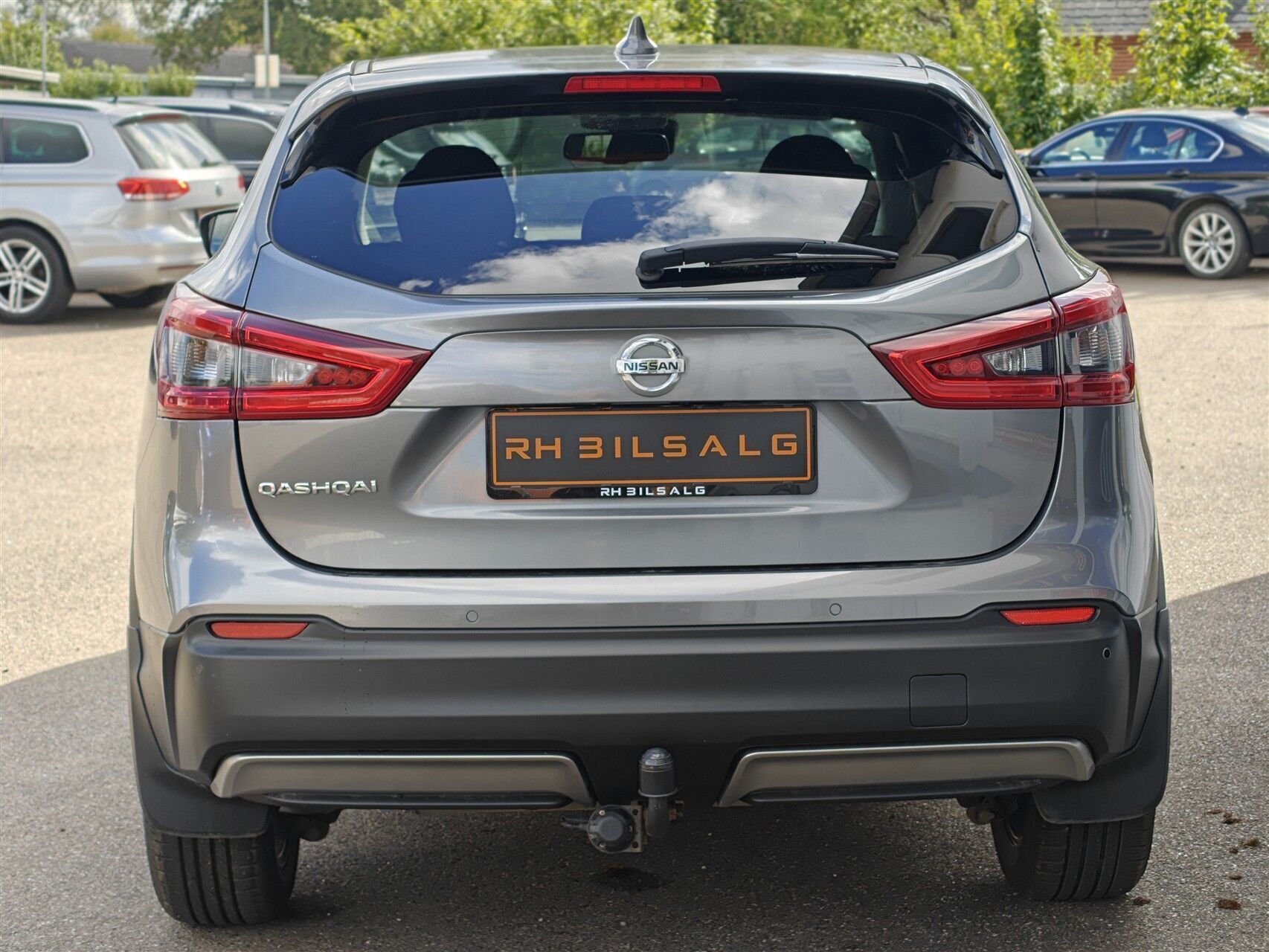 Grå Nissan Qashqai fra 2017