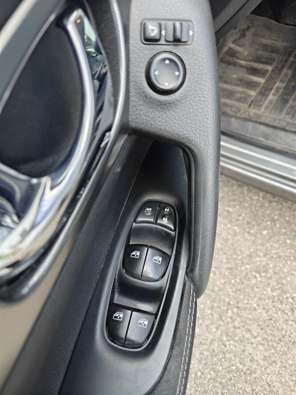 Grå Nissan Qashqai fra 2017