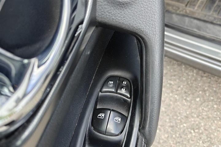 Grå Nissan Qashqai fra 2017