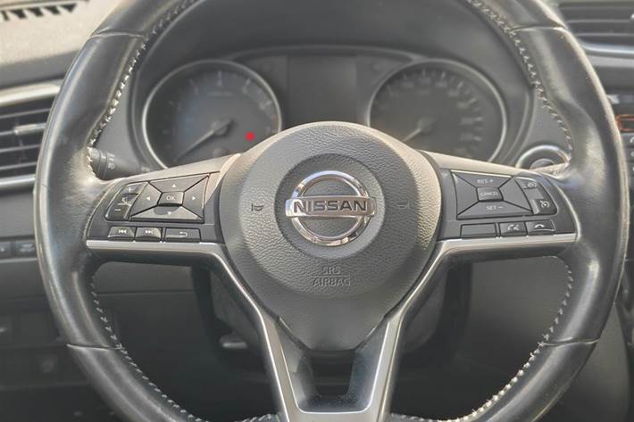 Grå Nissan Qashqai fra 2017