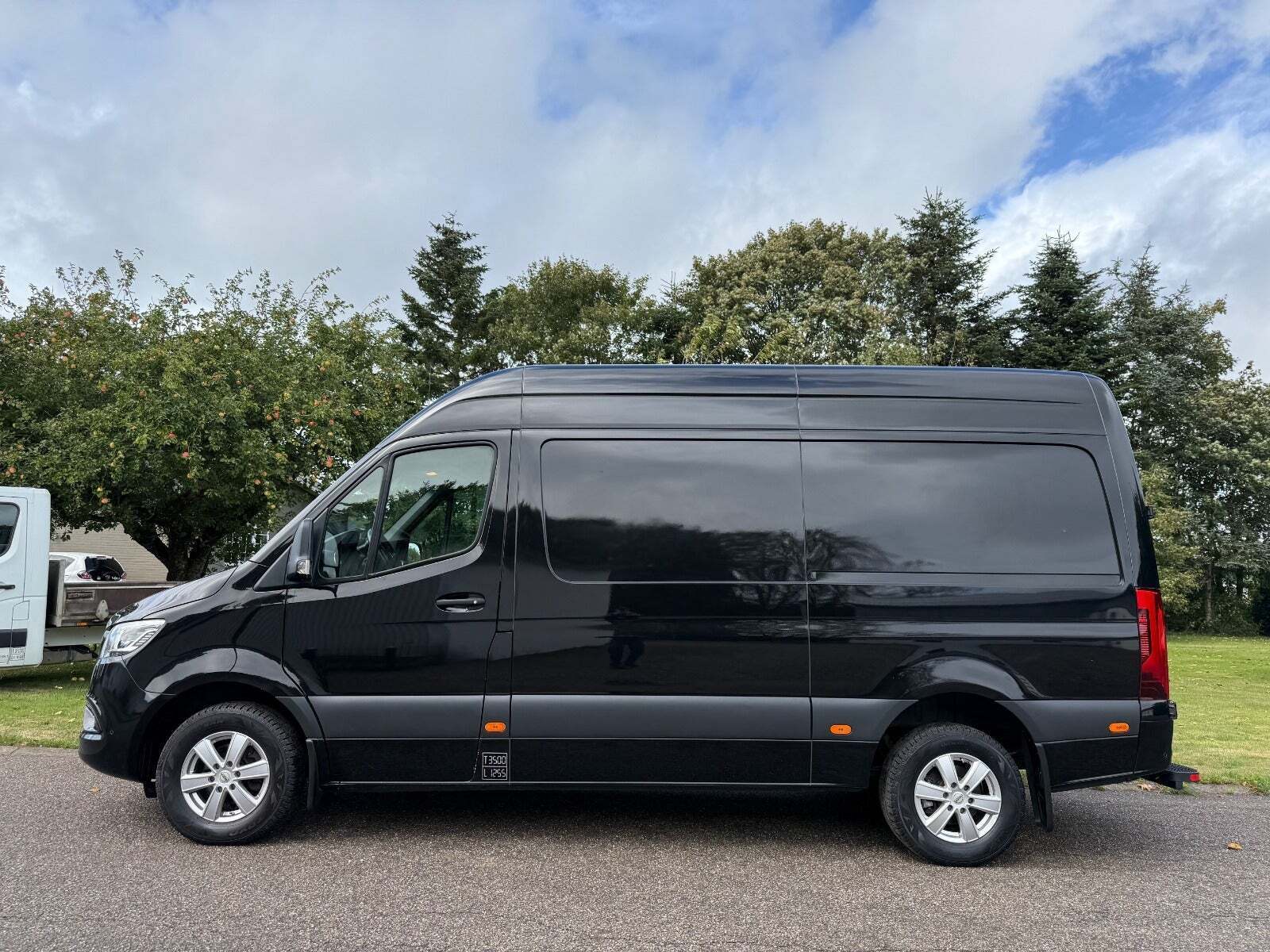 Sort Mercedes Sprinter 316 fra 2019