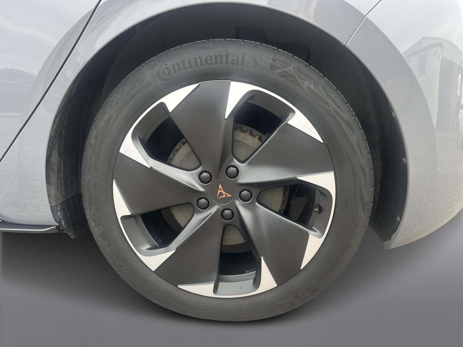 Grå Cupra Born fra 2022