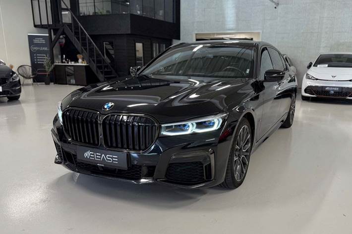 Sort BMW 730Ld fra 2020 set udefra
