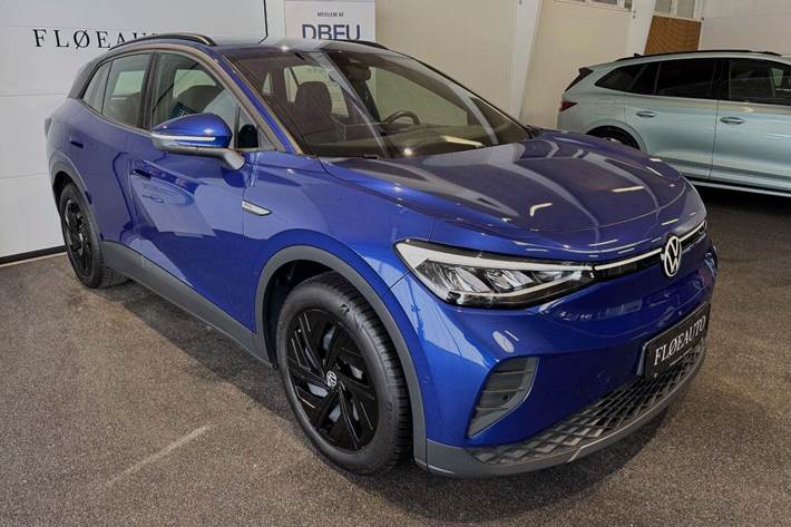 Blå VW ID.4 fra 2023 set udefra
