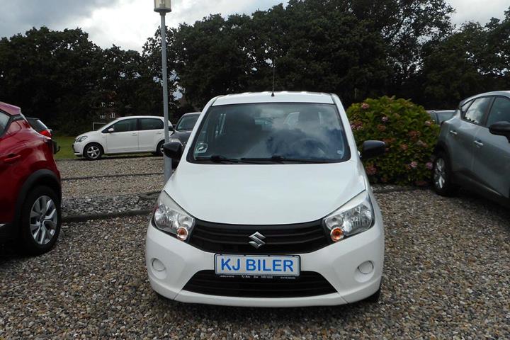 Hvid Suzuki Celerio fra 2015 set udefra