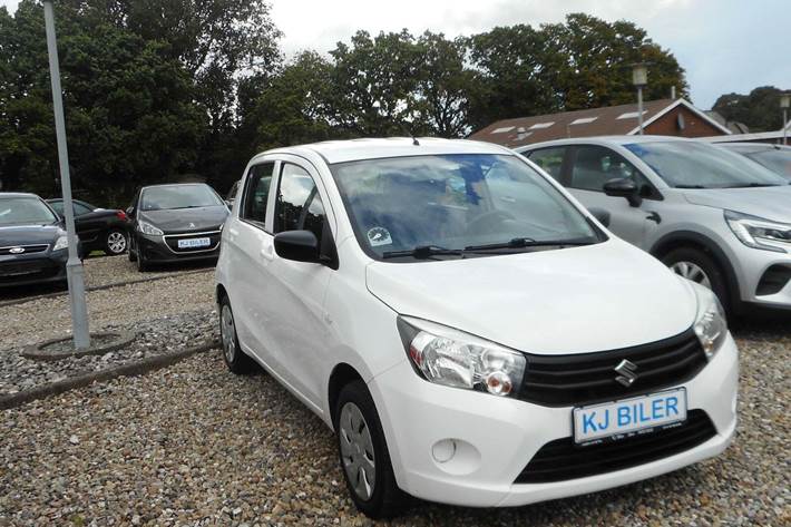Hvid Suzuki Celerio fra 2015 set udefra