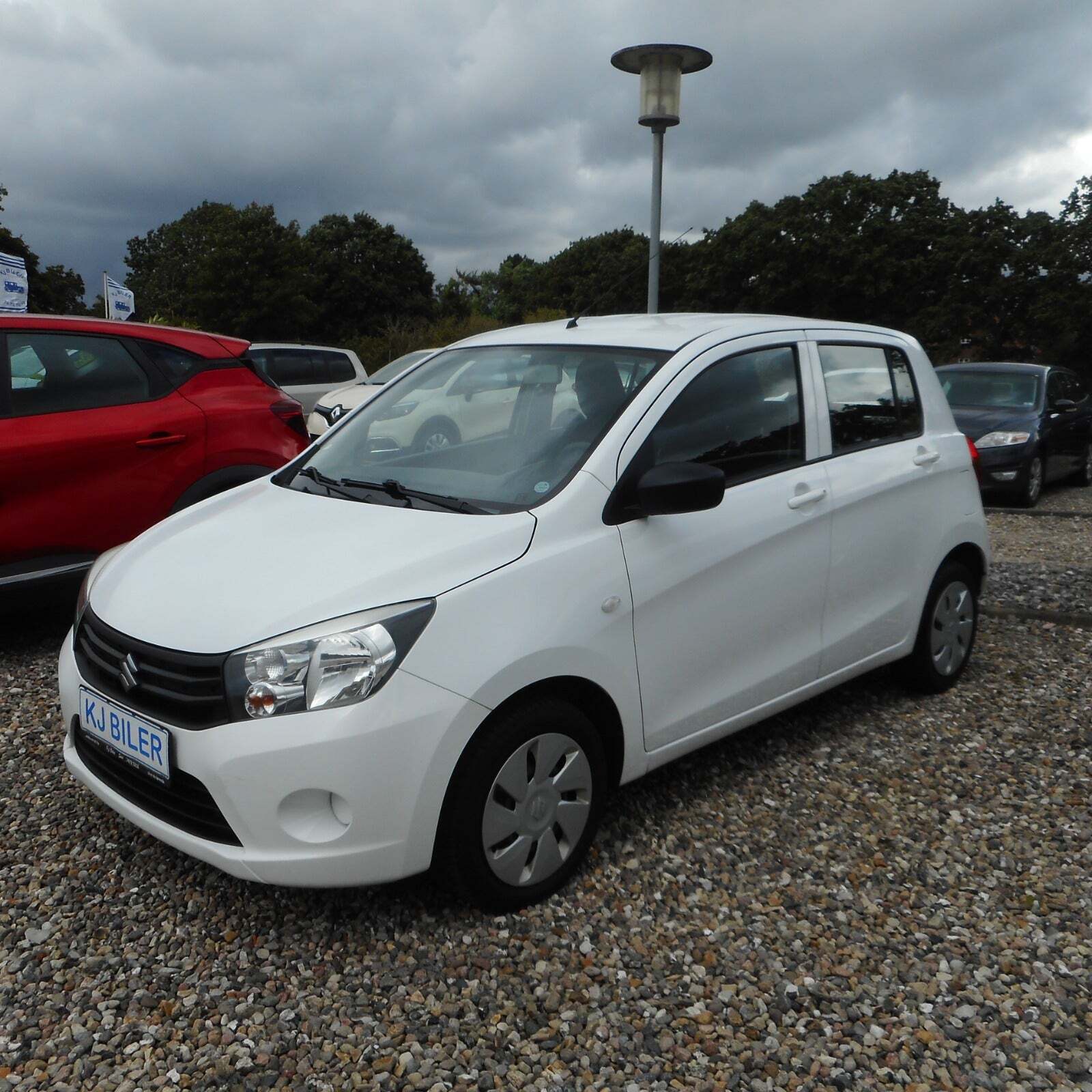 Hvid Suzuki Celerio fra 2015