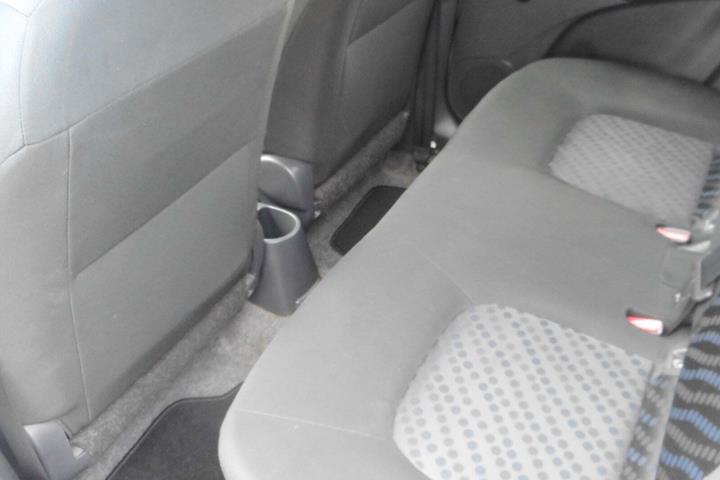 Hvid Suzuki Celerio fra 2015 set indefra
