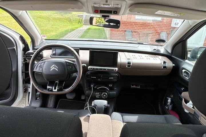 Hvid Citroën C4 Cactus fra 2014