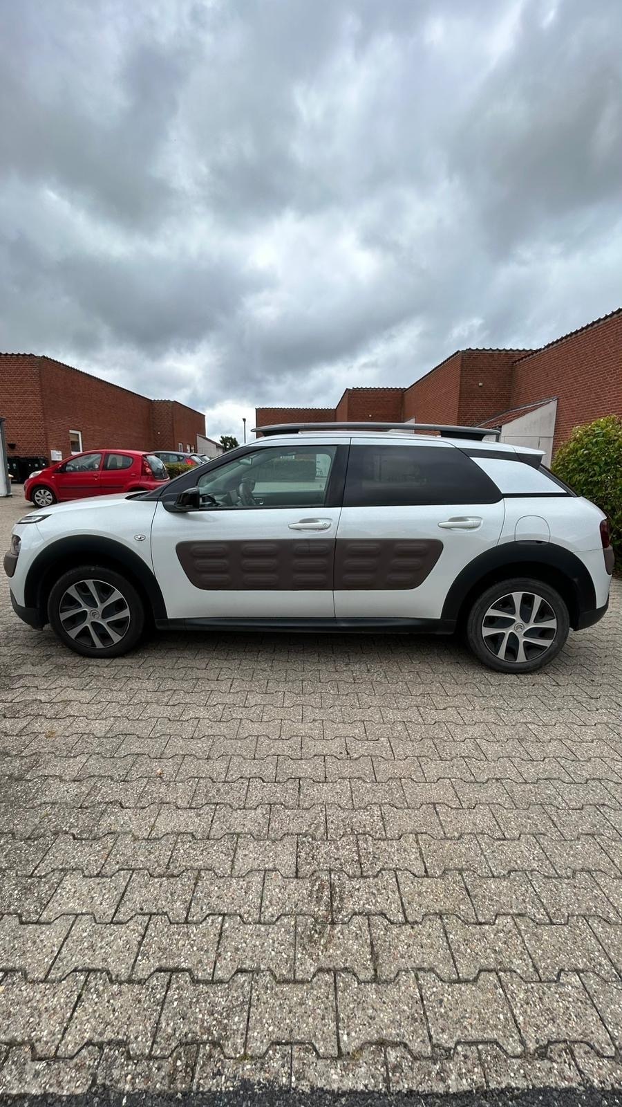 Hvid Citroën C4 Cactus fra 2014