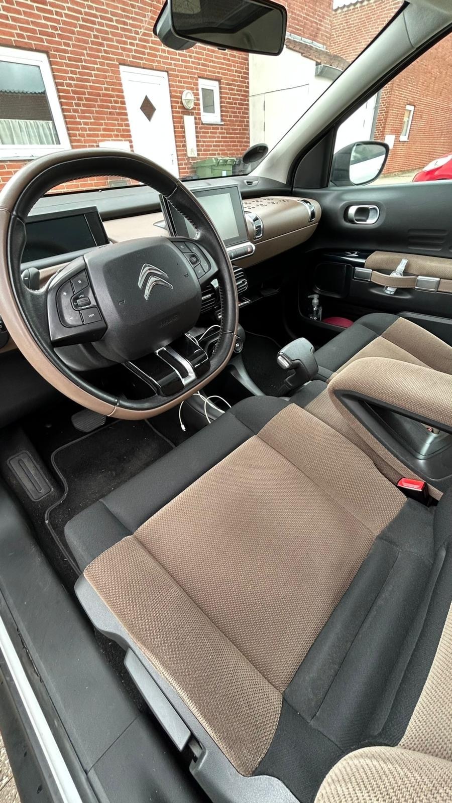Hvid Citroën C4 Cactus fra 2014