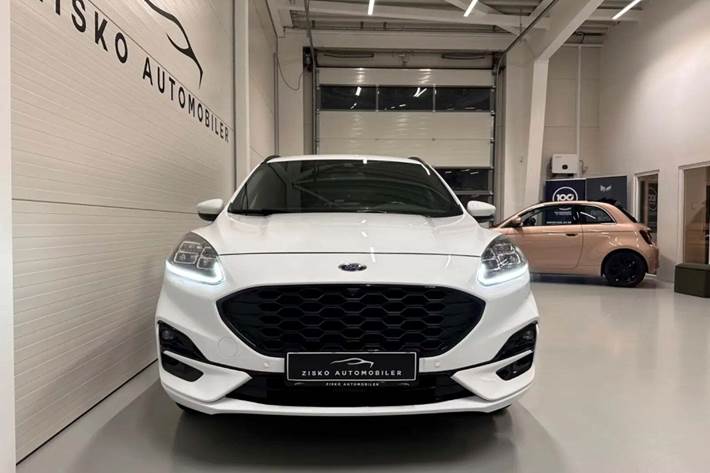 Hvid Ford Kuga fra 2021
