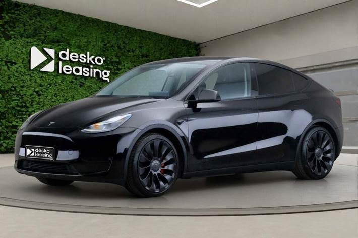 undefined Tesla Model Y fra 2022 set udefra